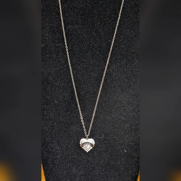 New heart necklace, Nana, Mom, Sister, Hope, Daughter, Lil Sis, Mid Sister - Picture 9 of 13